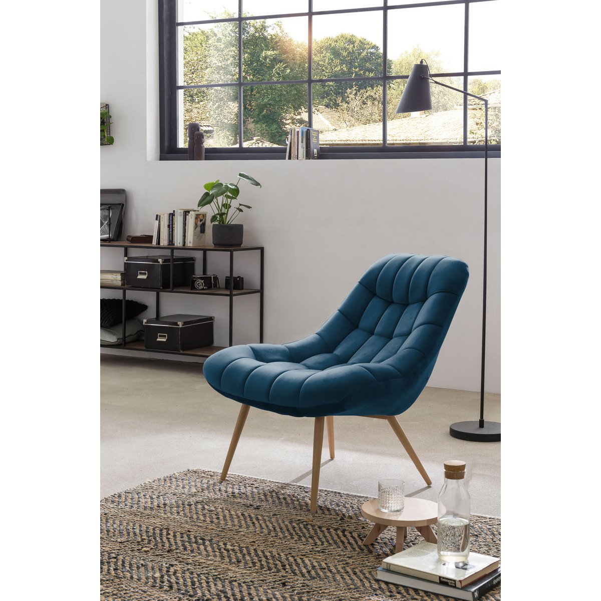 Armchair XXL velvet blue metal wood look