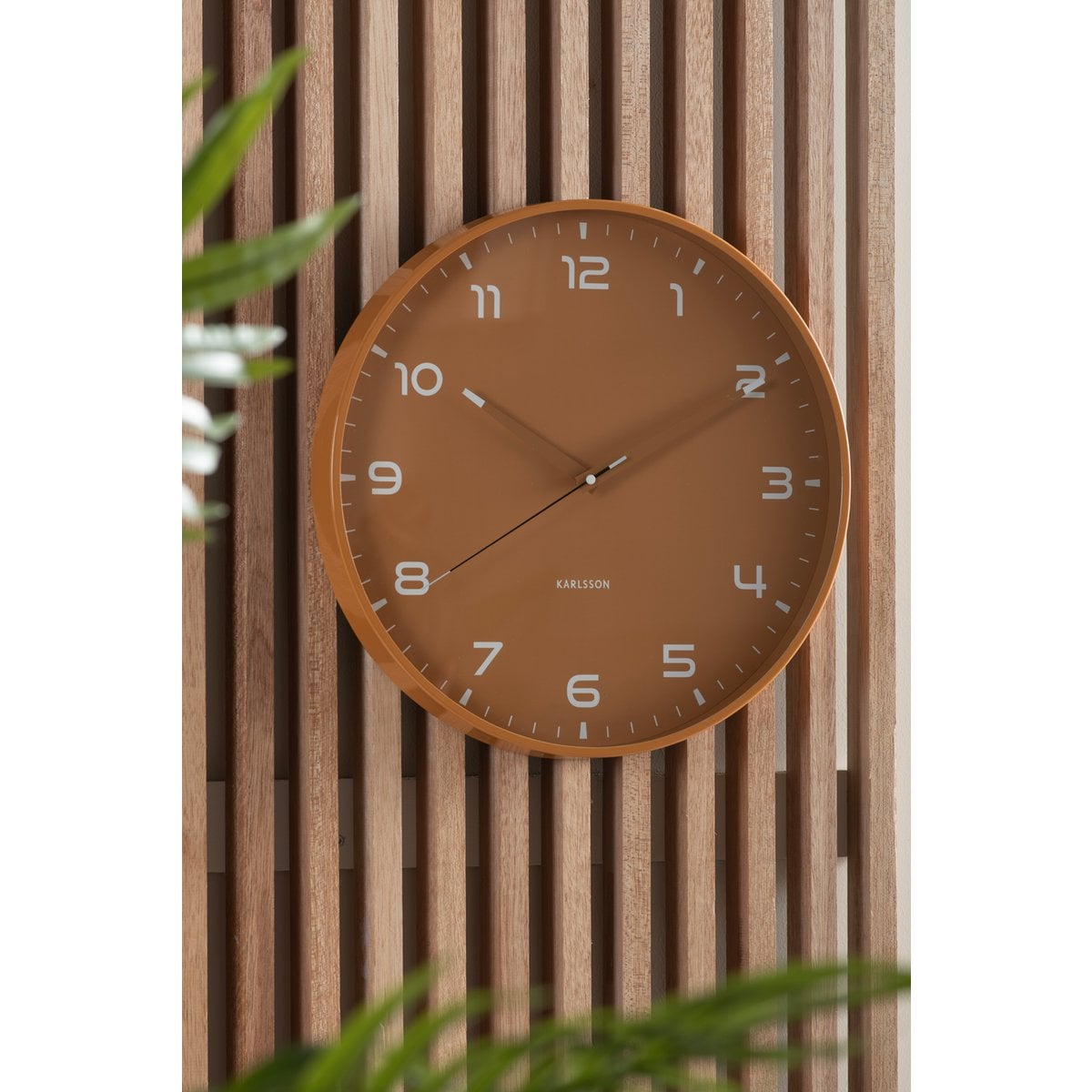 Wanduhr Stolz