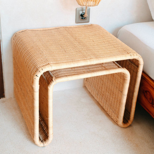 Rattan-Beistelltisch mit stabilem Metallgestell – handgefertigter Couchtisch BAYU