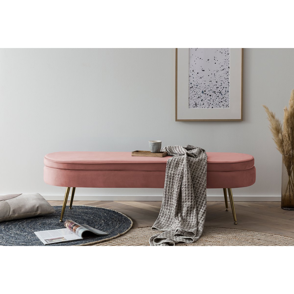 Pouf oval long made of rose velvet
