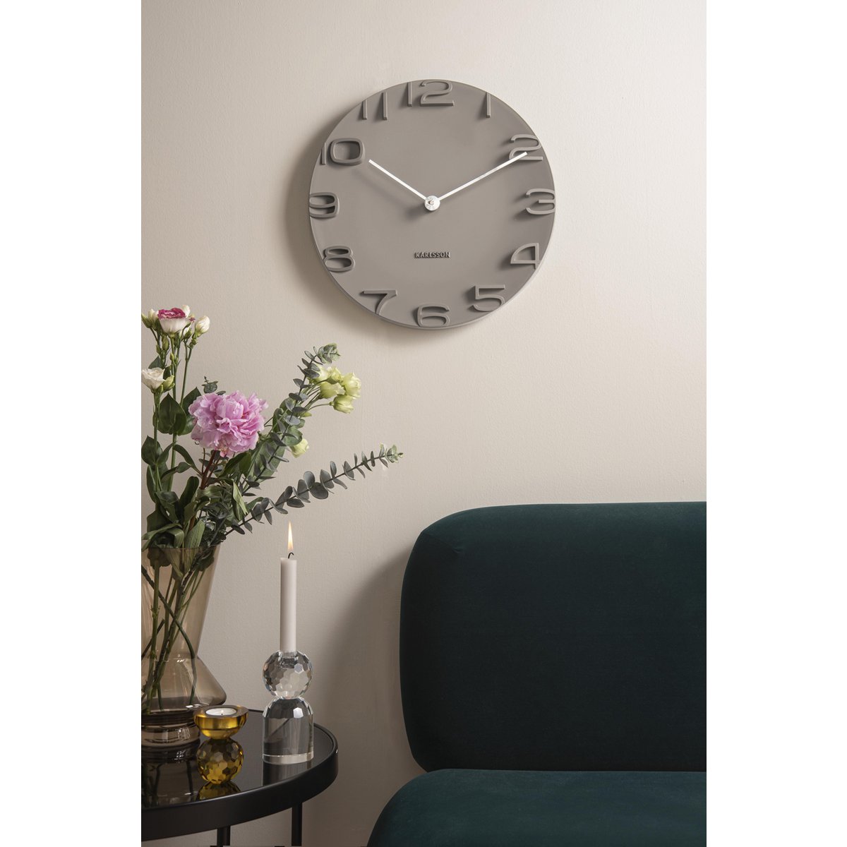 Wanduhr am Rande