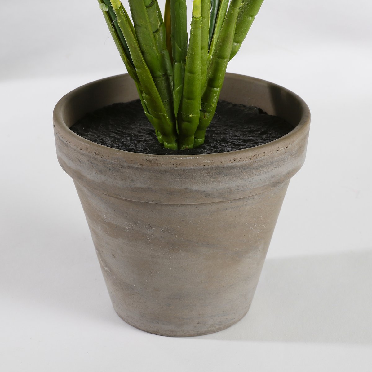 Immergrüne Kunstpflanze im Blumentopf Stan – H49 x Ø40 cm – Grün