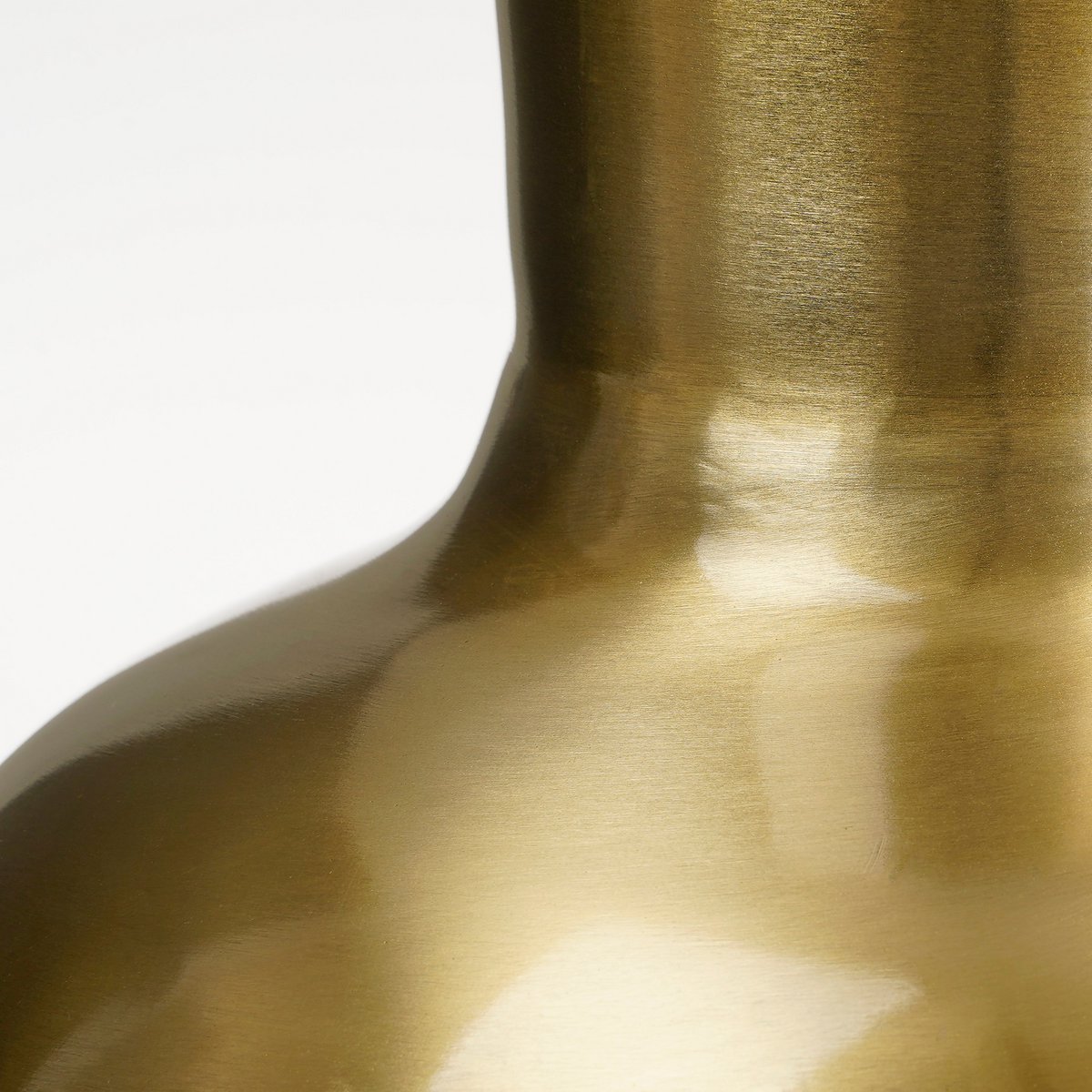 Dara Vase – H42 x Ø28 cm – Metall – Gold