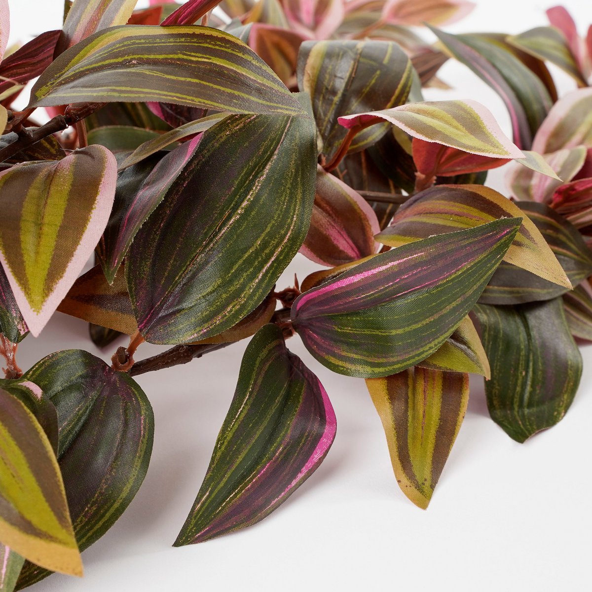 Künstliche Hängepflanze Tradescantia – L15 x B20 x H54 cm – Bordeaux