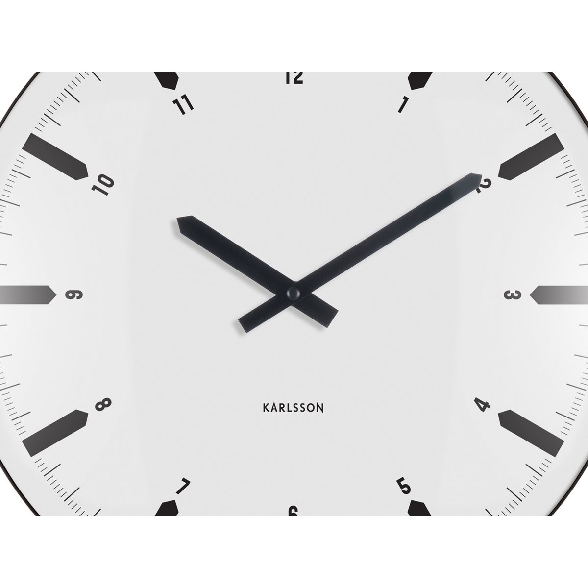 Wanduhr Realista Dome