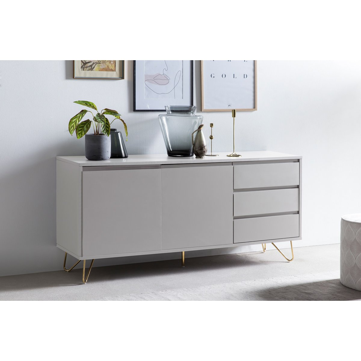 Sideboard with 2 doors and 3 drawers