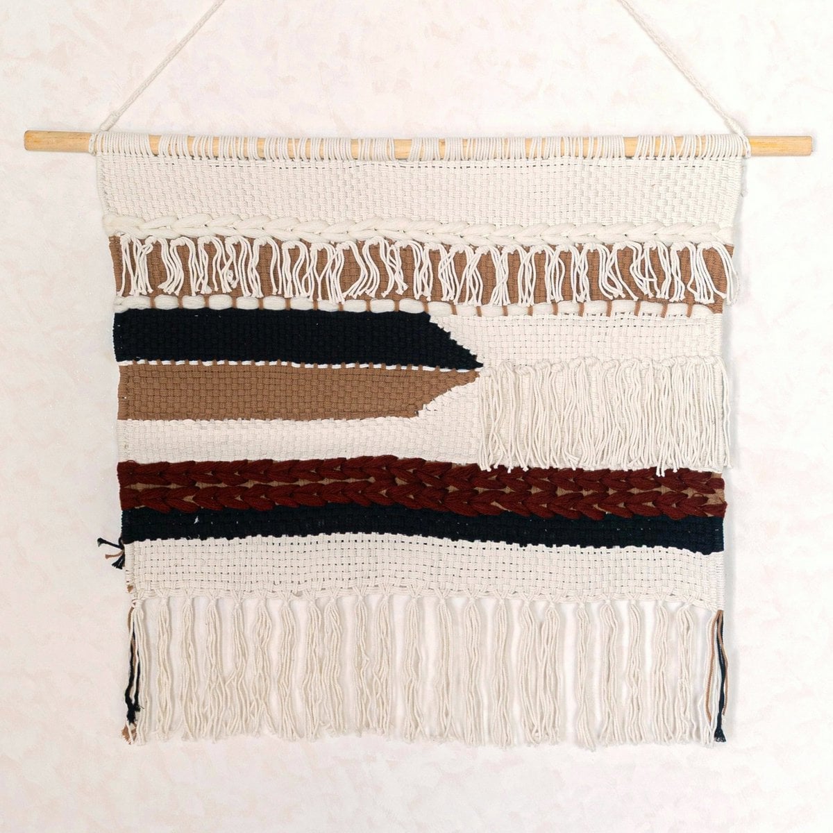 Große Makrame -Wandhänge - gewebte Boho -Wanddekoration - moderne Baumwollwand hängende natürliche Materialien - handgewebtes Wanddekor 120x95 cm Udara