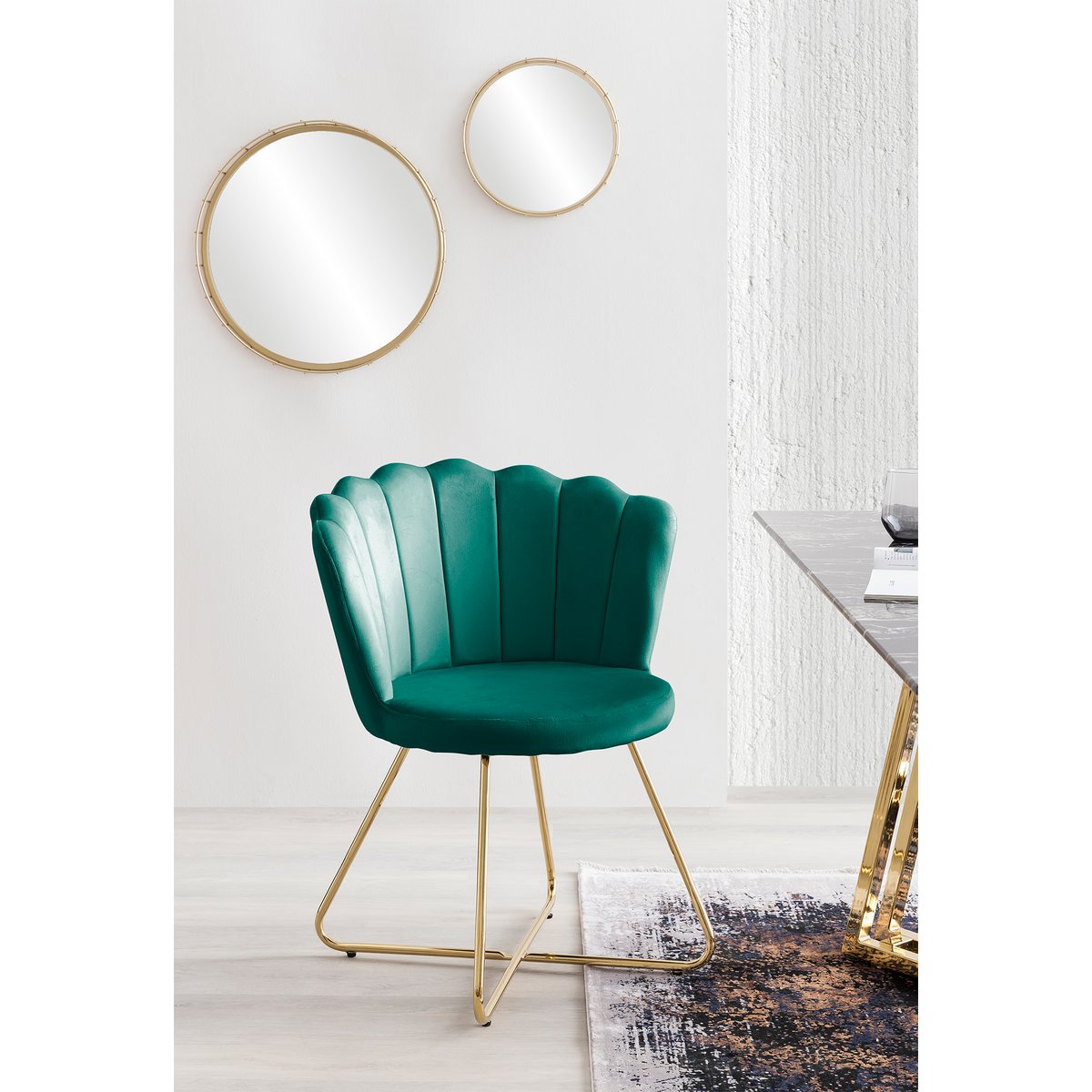 Set of 2 green velvet shell chairs