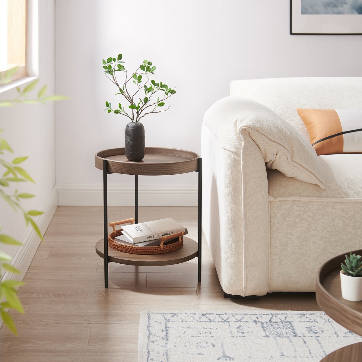 Side table Ø 44 cm walnut