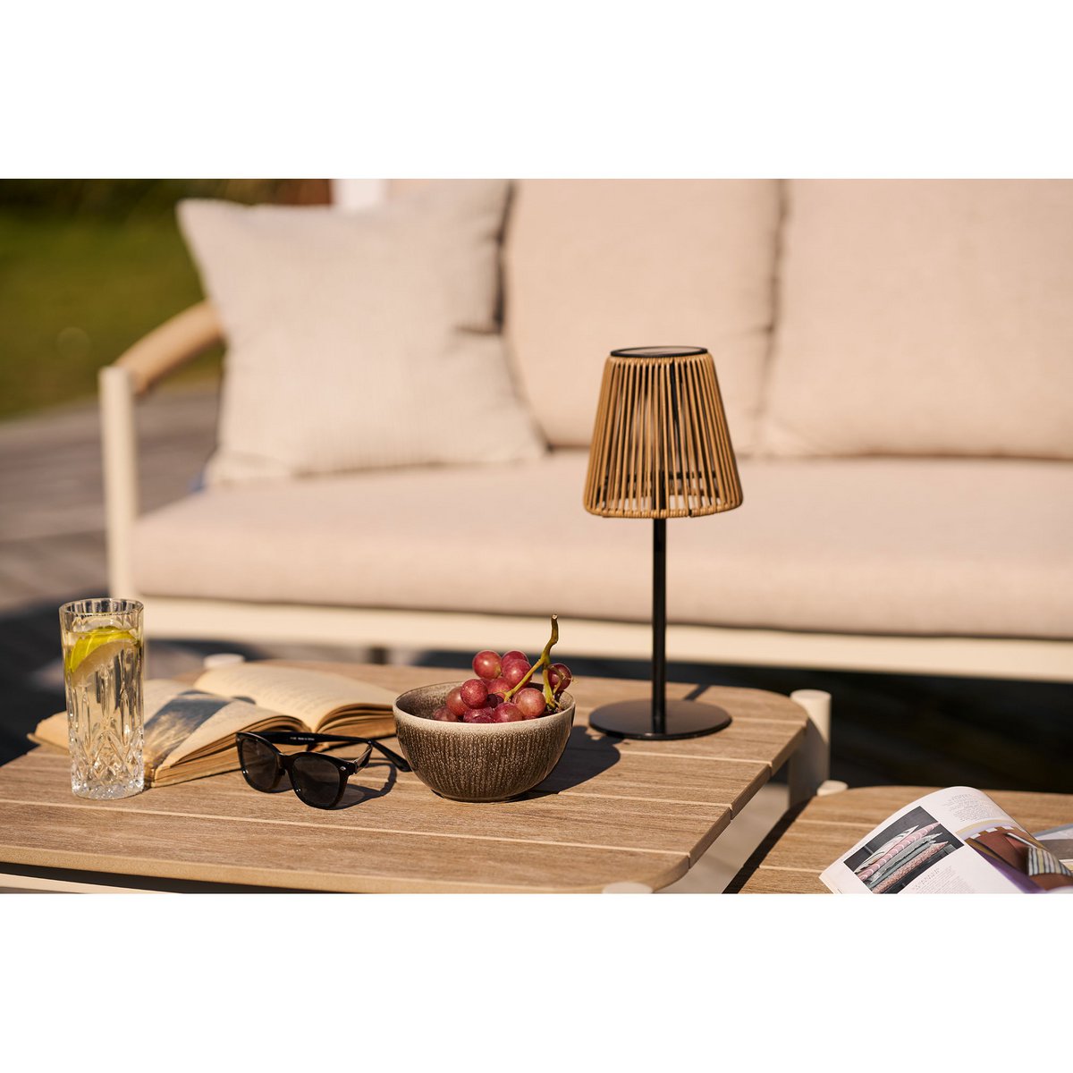 Salford Lampe, wiederaufladbar mit integriertem Solarpanel, braun/schwarz