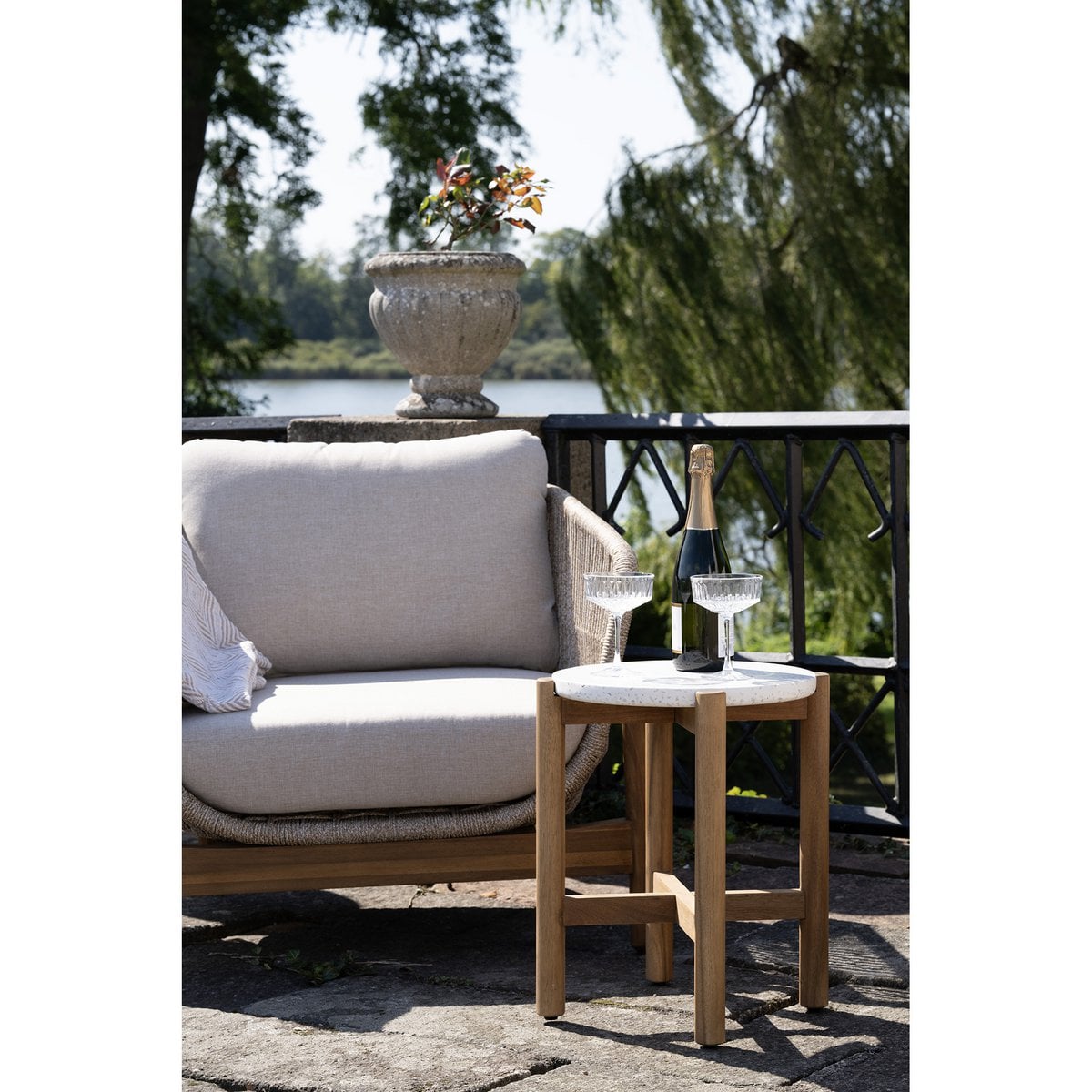 Terracina Side Table - Natural/Weiß, Acacia/Terrazzo, Ø37x46 cm