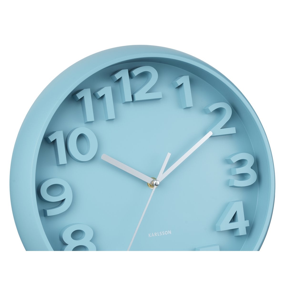 Wanduhr mit erhöhten klassischen Zahlen