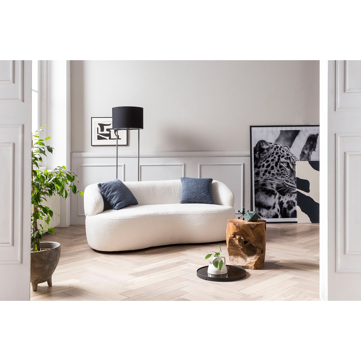 Kidney sofa 2-seater Bouclé fabric white