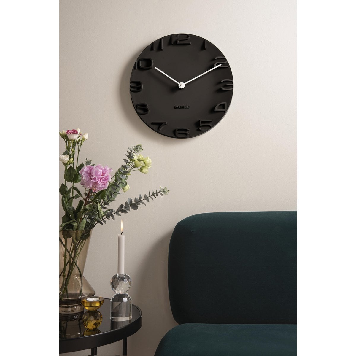 Wanduhr am Rande
