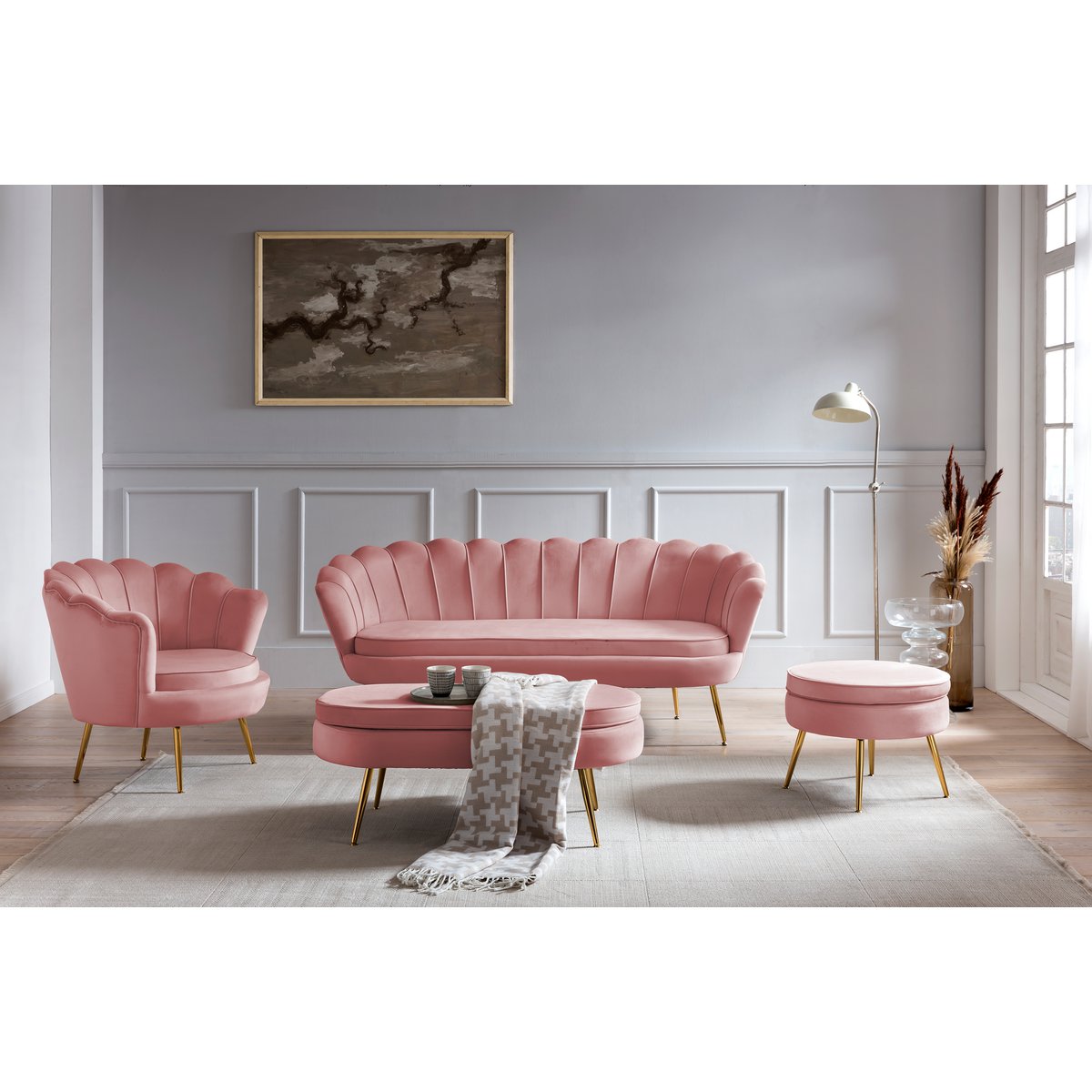 Pouf oval made of rose velvet