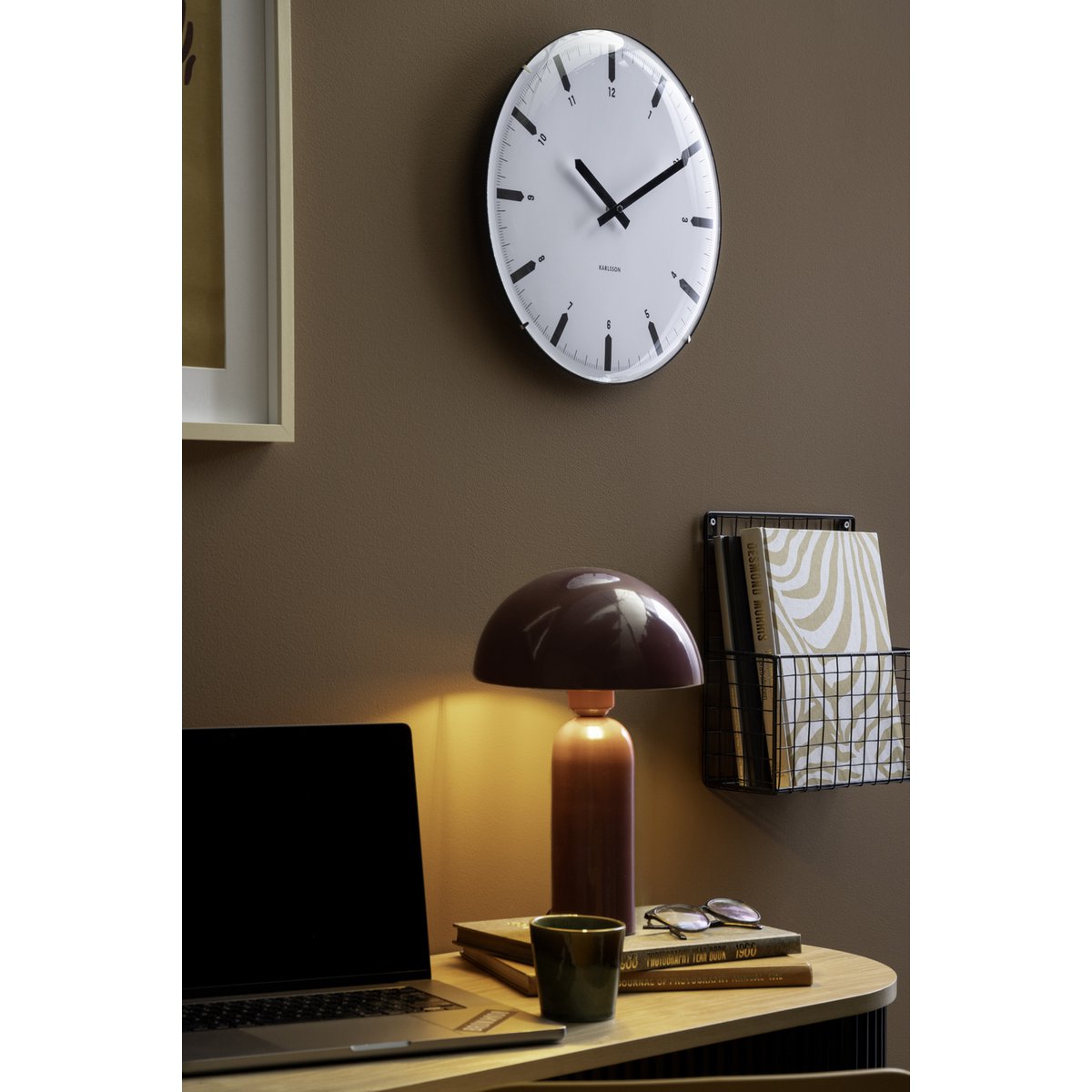 Wanduhr Realista Dome