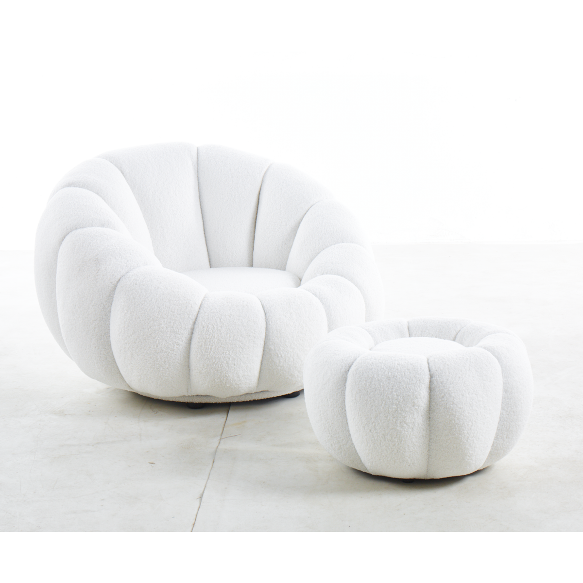 Armchair and stool set made of white teddy fur