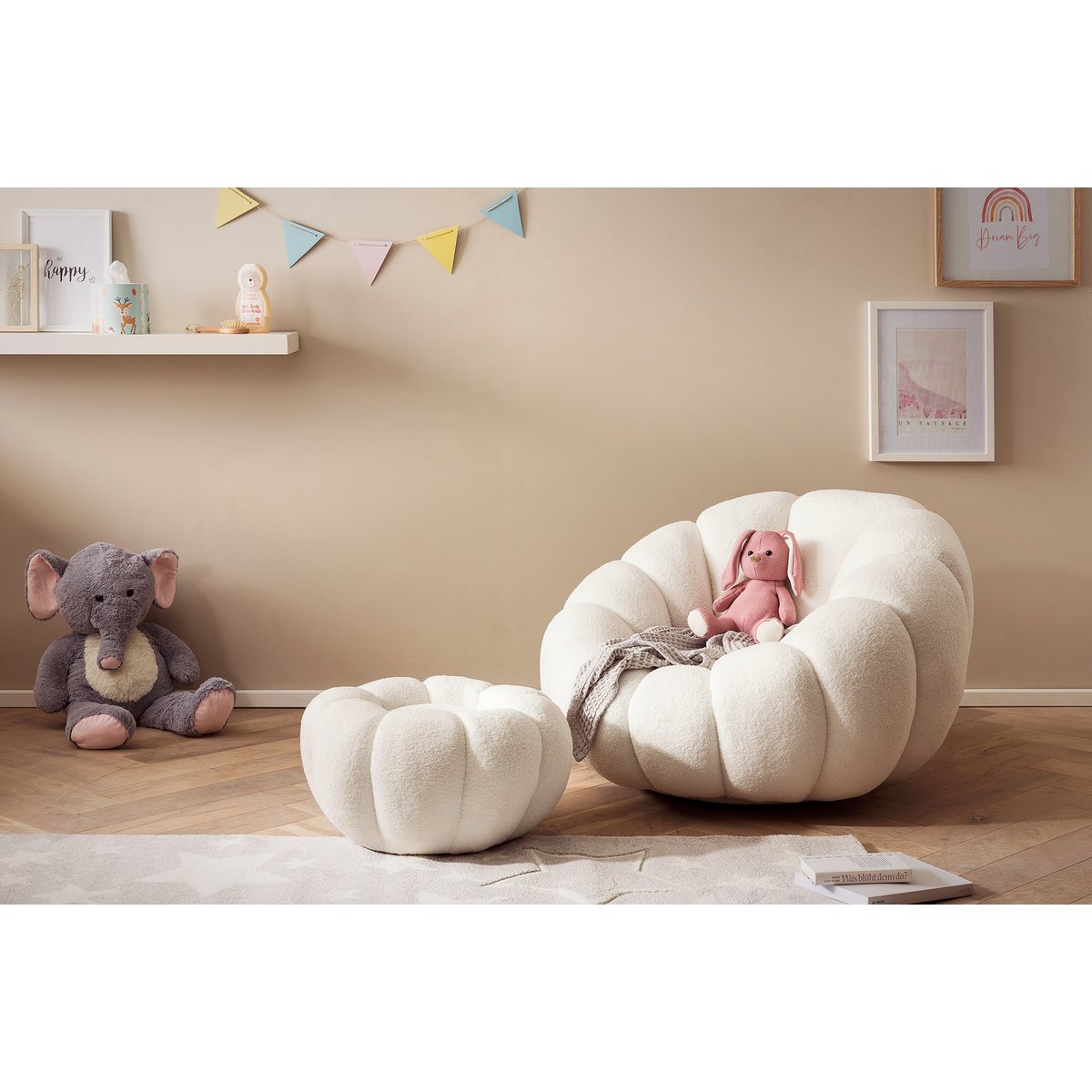 Armchair and stool set made of white teddy fur