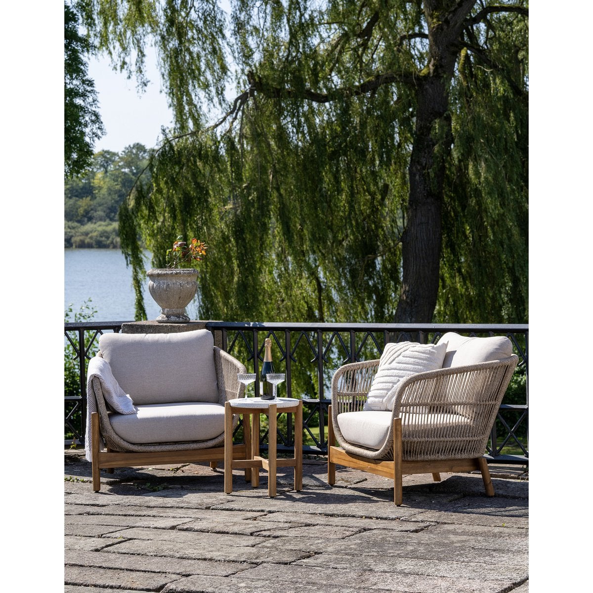 Terracina Side Table - Natural/Weiß, Acacia/Terrazzo, Ø37x46 cm