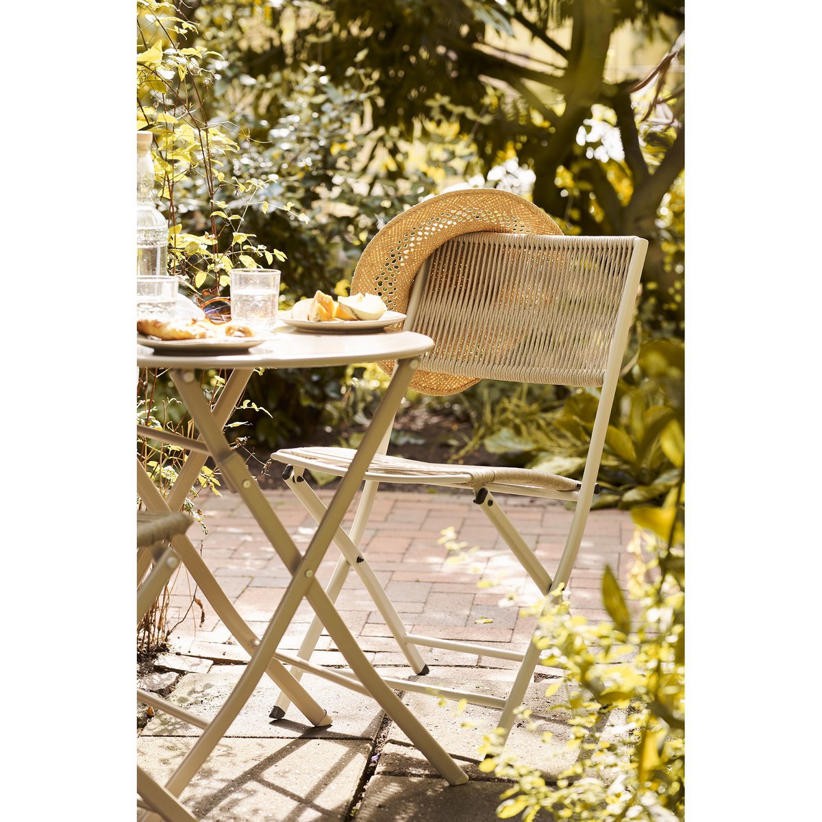 Arcas Bistro-Set, 2 Stühle und 1 Tisch, Polyester/Stahl, Taupe