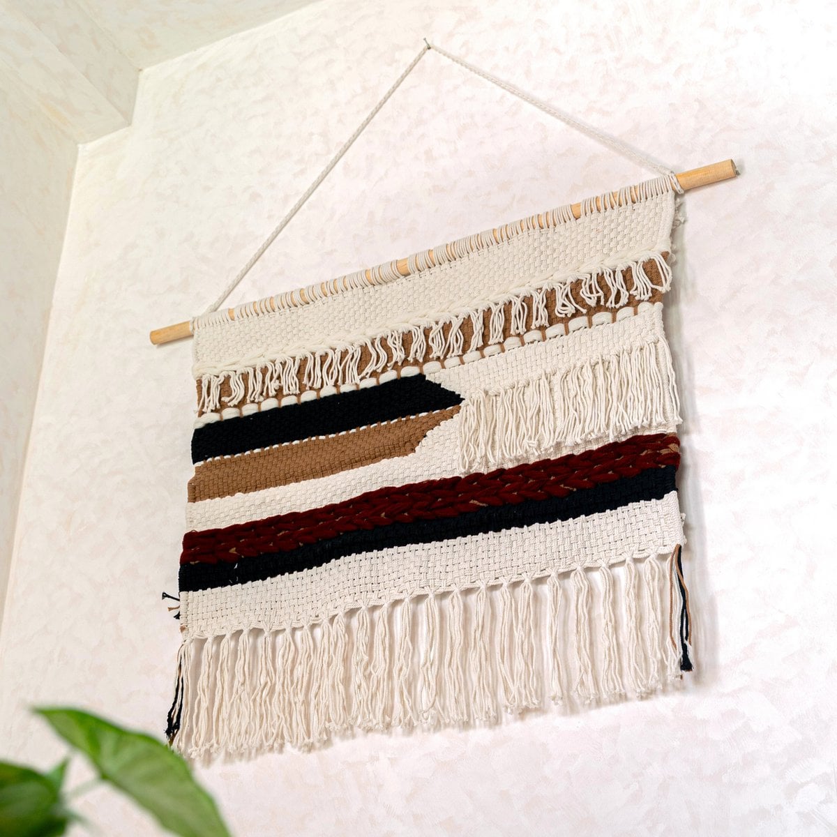 Große Makrame -Wandhänge - gewebte Boho -Wanddekoration - moderne Baumwollwand hängende natürliche Materialien - handgewebtes Wanddekor 120x95 cm Udara