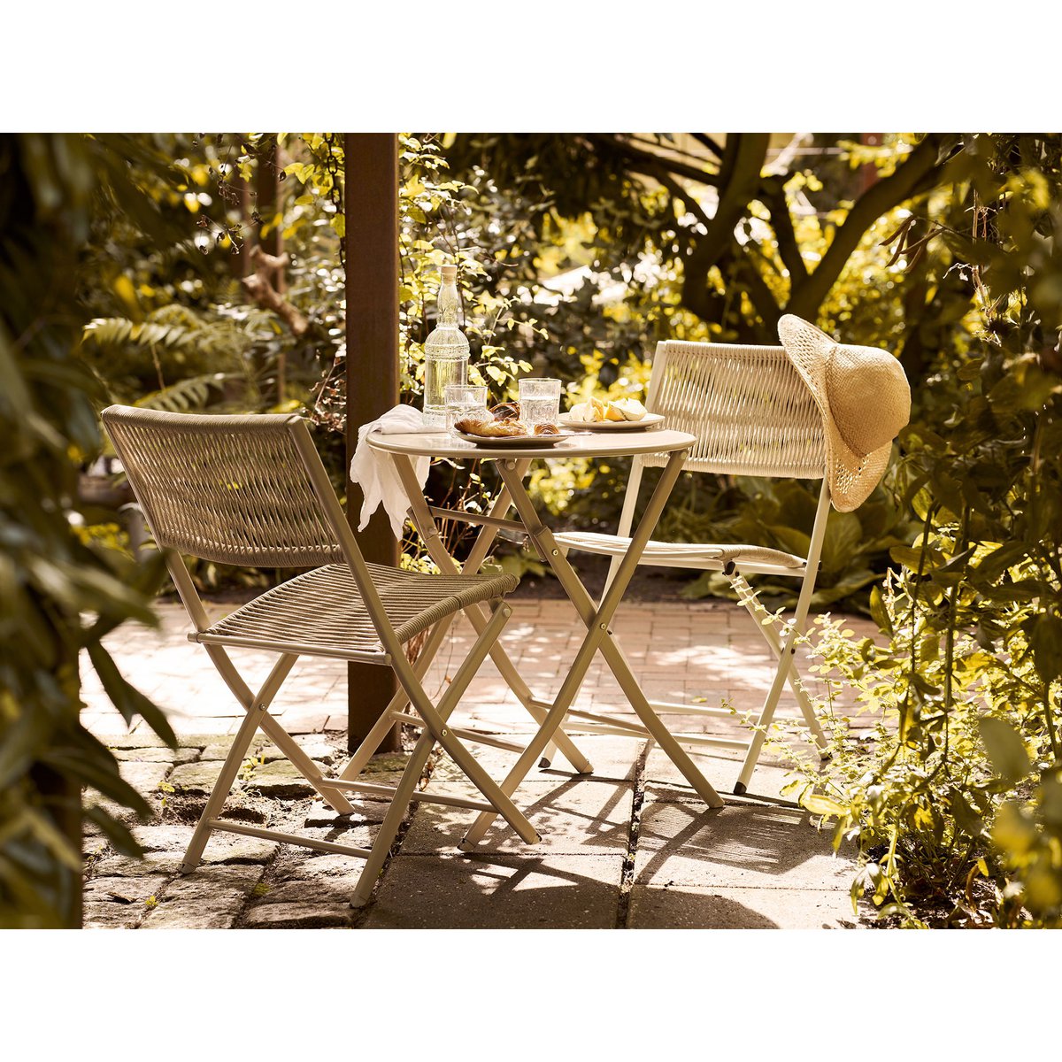 Arcas Bistro-Set, 2 Stühle und 1 Tisch, Polyester/Stahl, Taupe