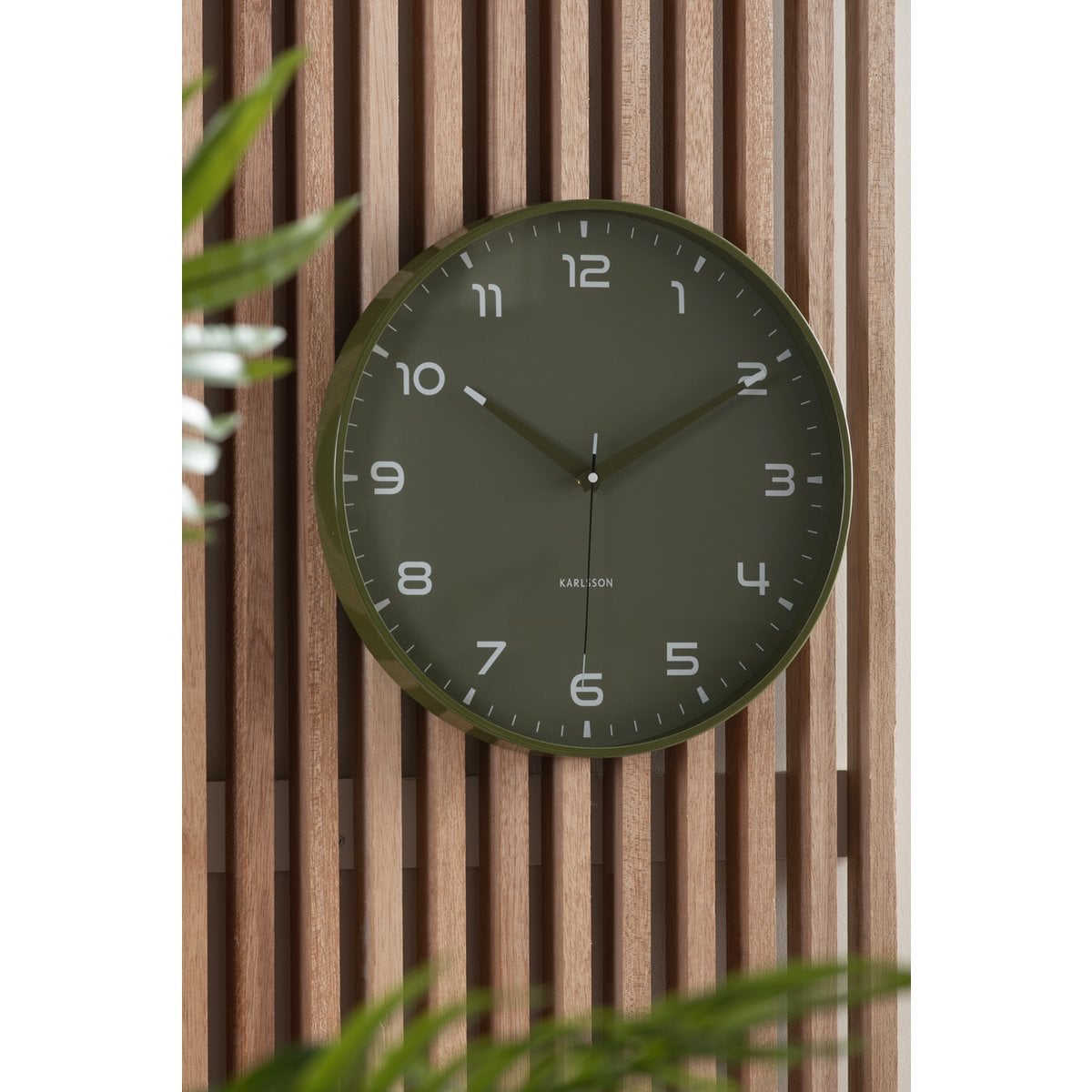 Wanduhr Stolz