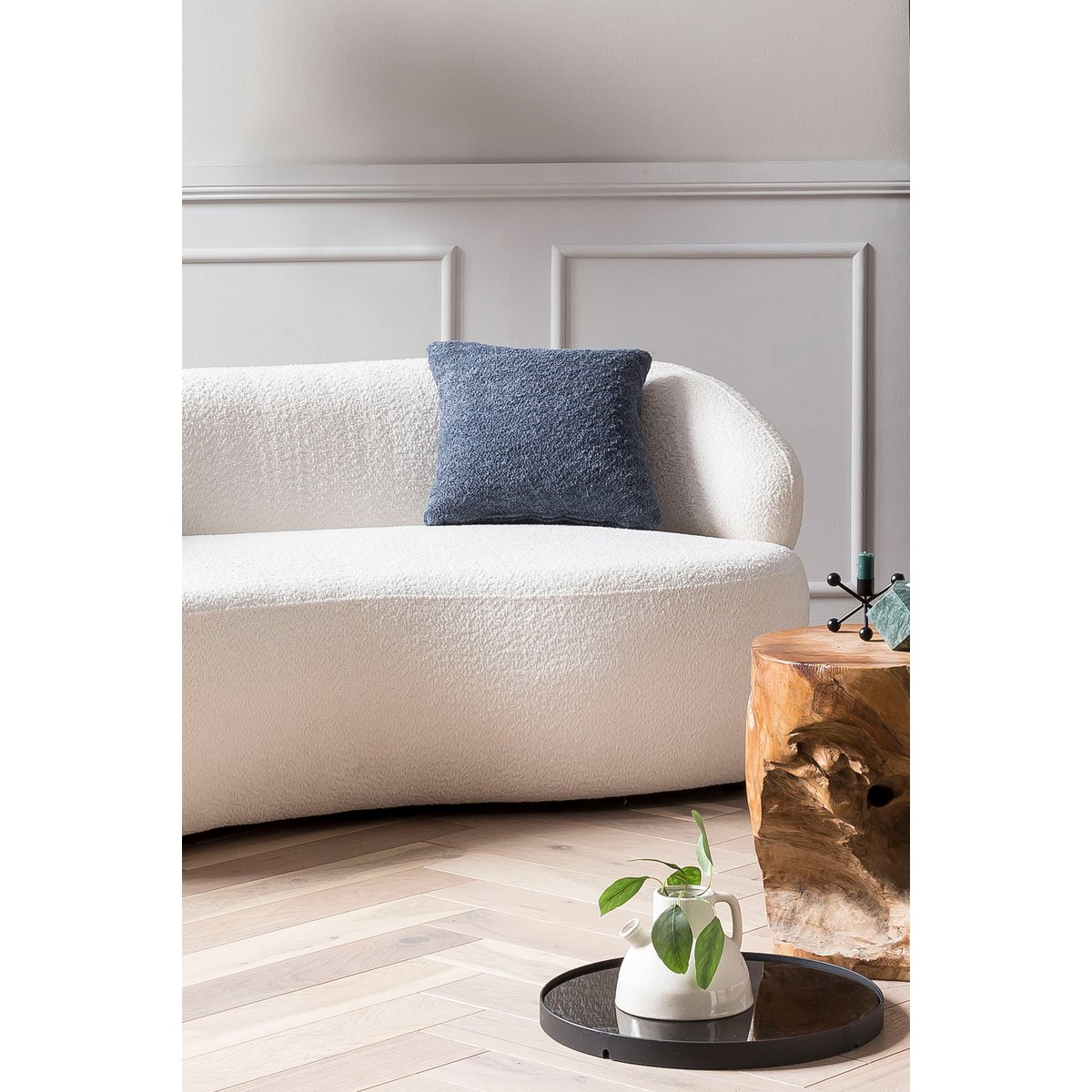 Kidney sofa 2-seater Bouclé fabric white