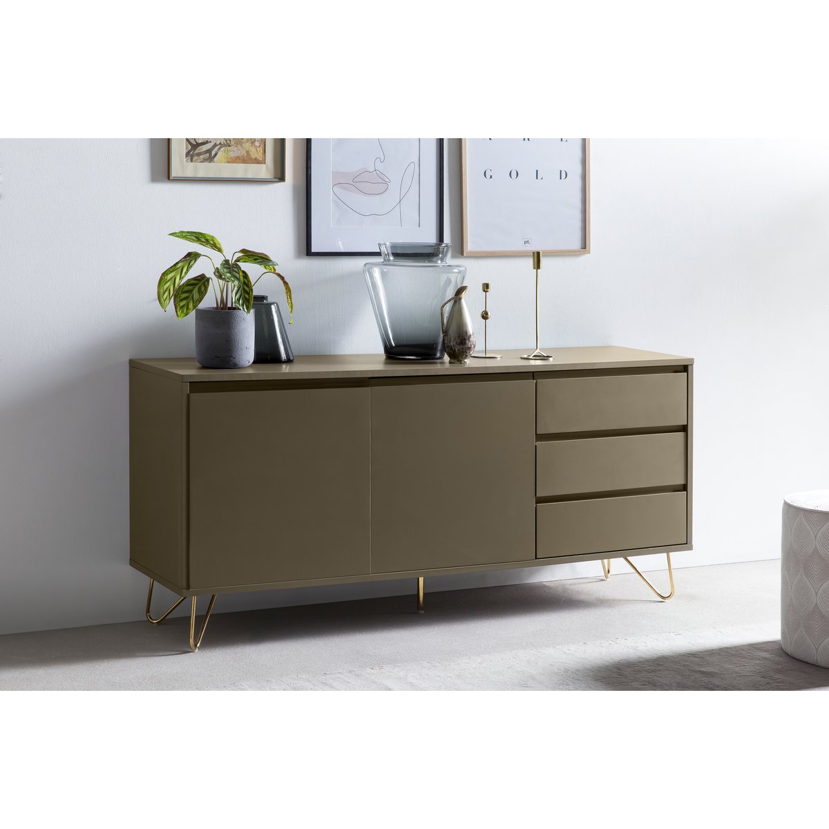 Sideboard with 2 doors and 3 drawers
