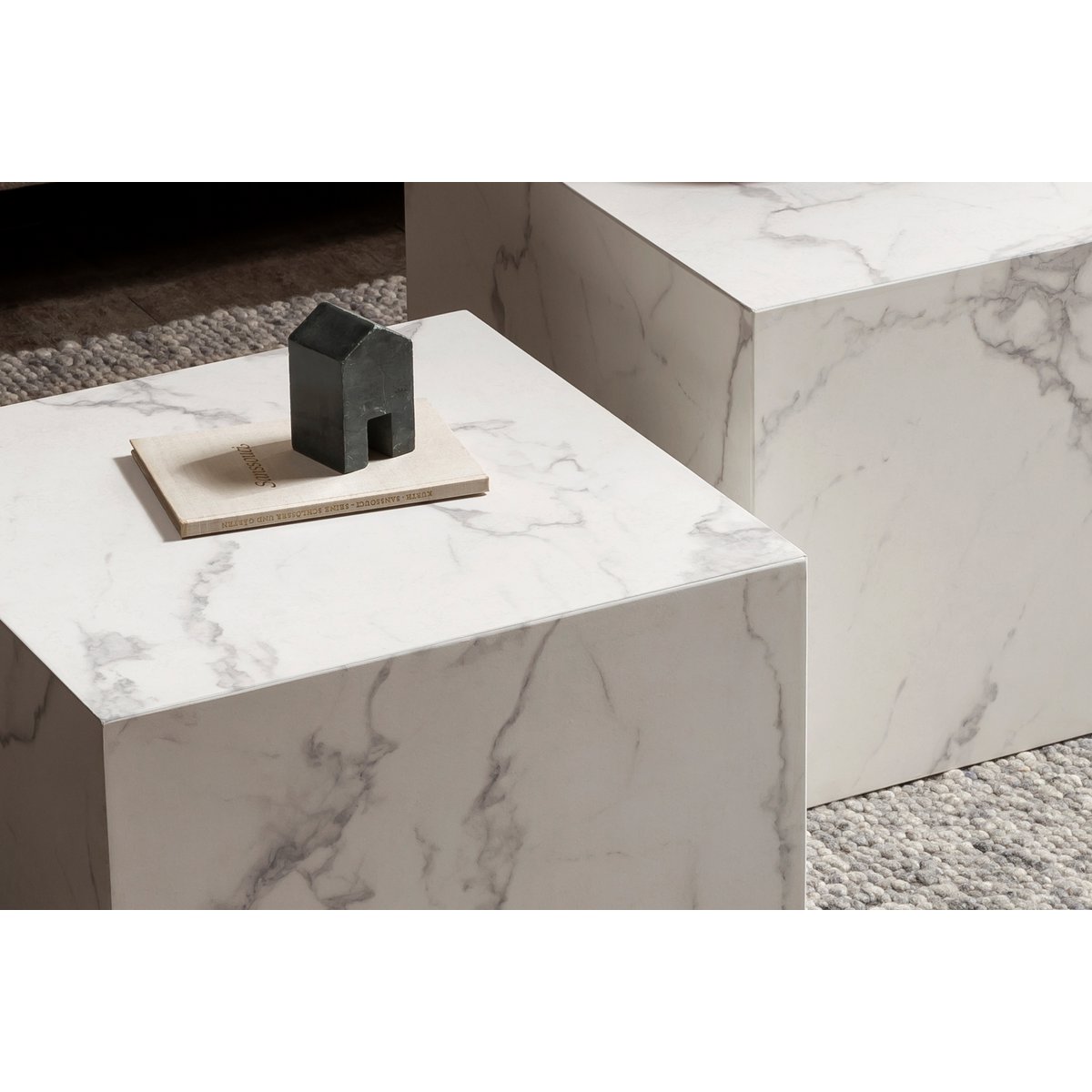 Coffee table set of 2