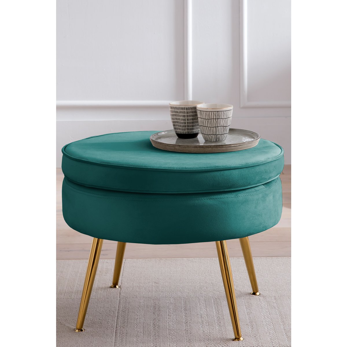 Round velvet pouf green