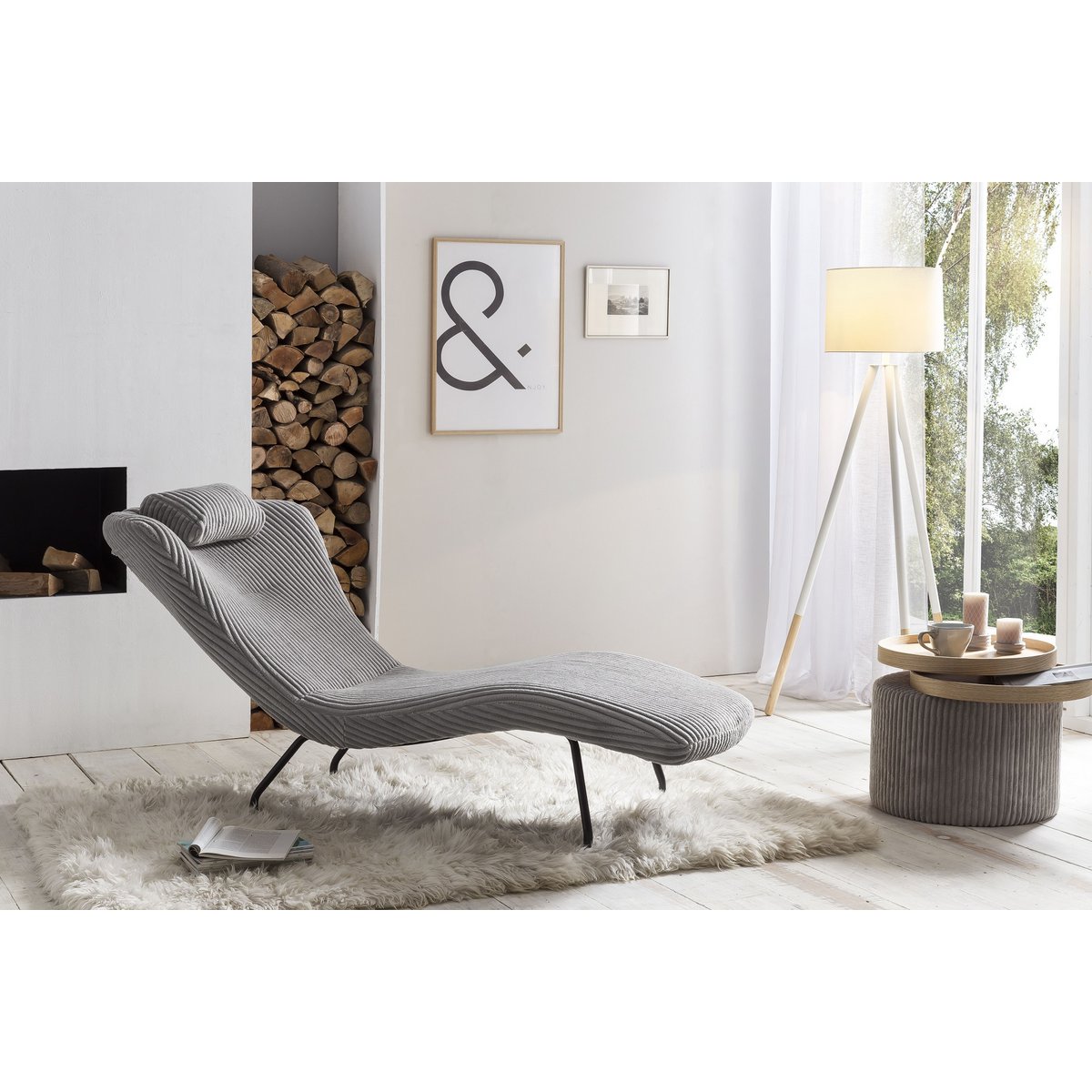 Floor lamp with wooden frame and white/natural fabric shade