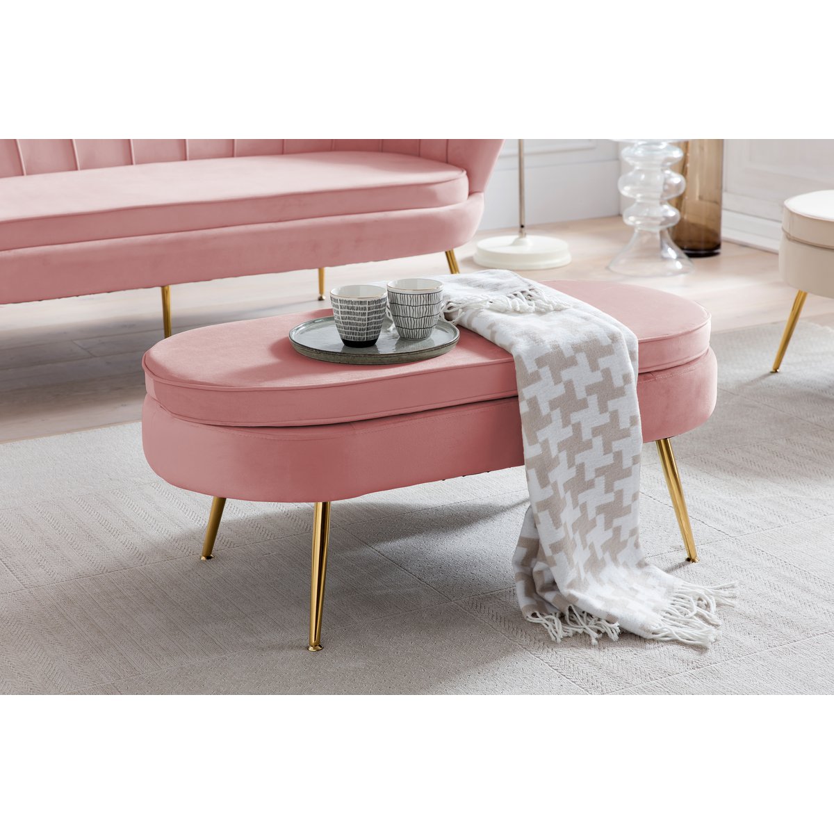 Pouf oval made of rose velvet