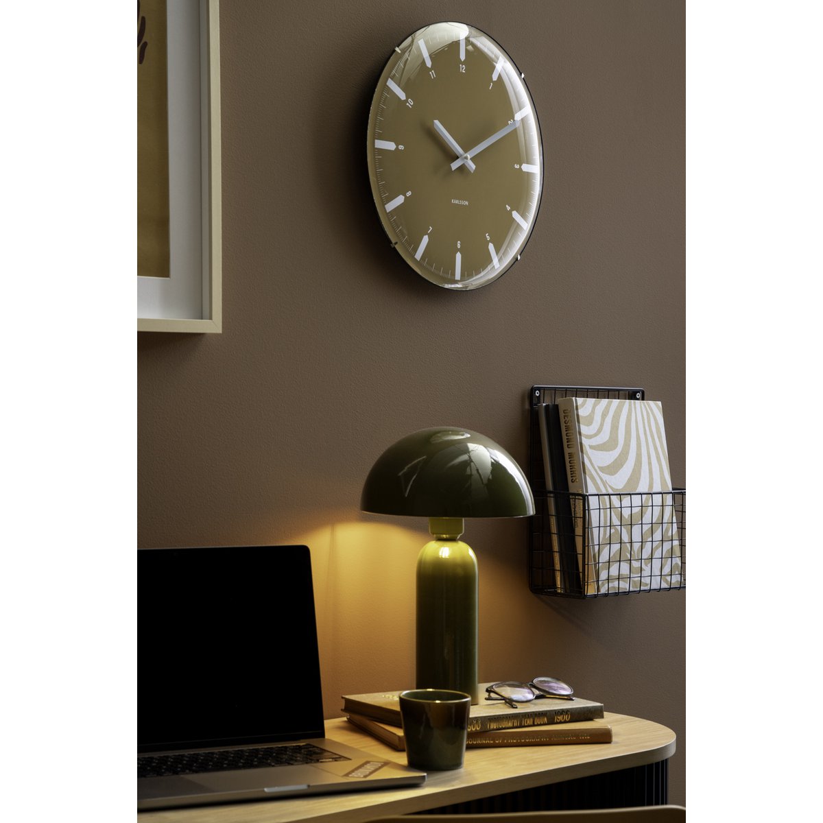 Wanduhr Realista Dome