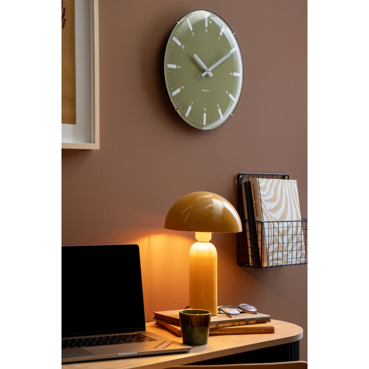 Wanduhr Realista Dome