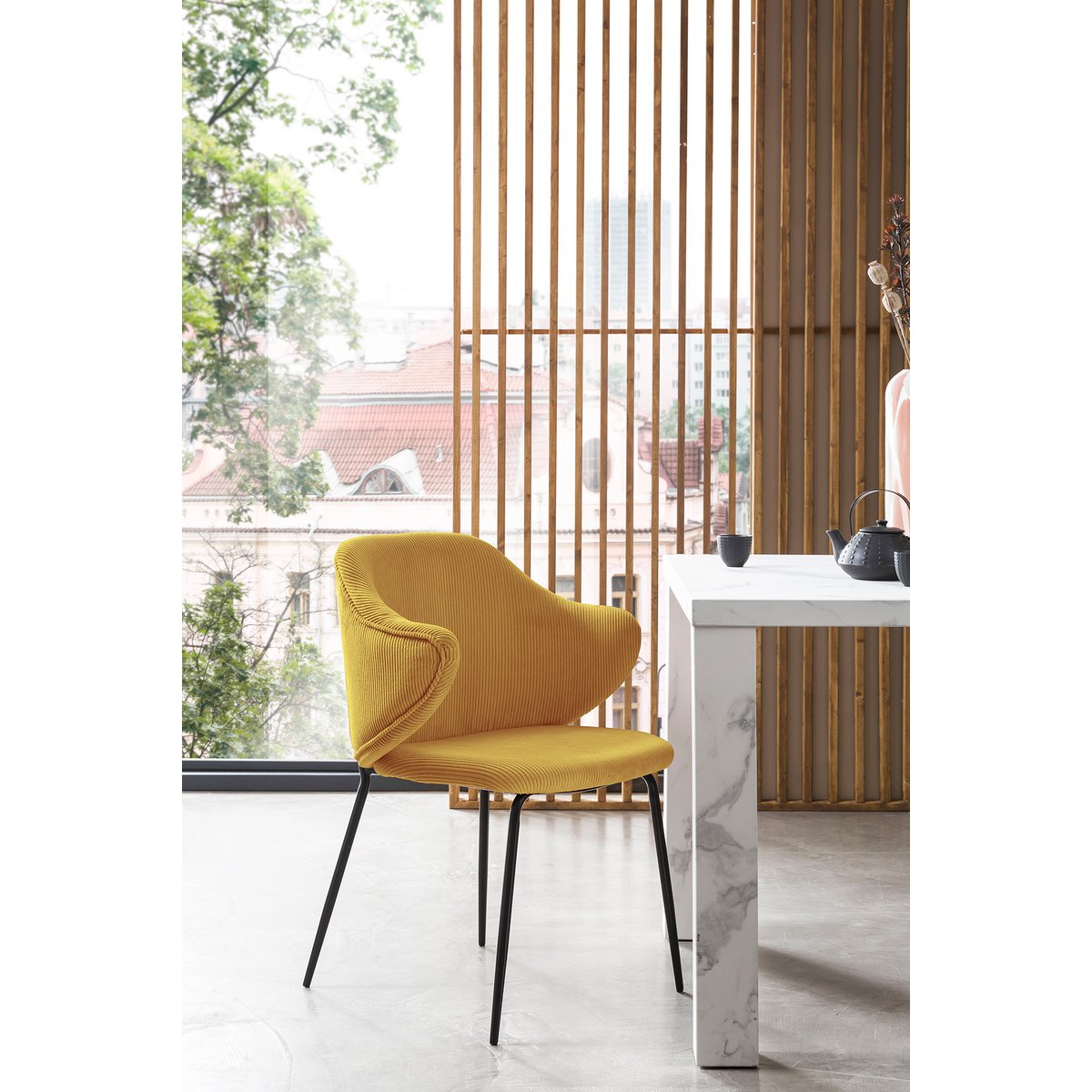 Set of 2 armchairs in gold