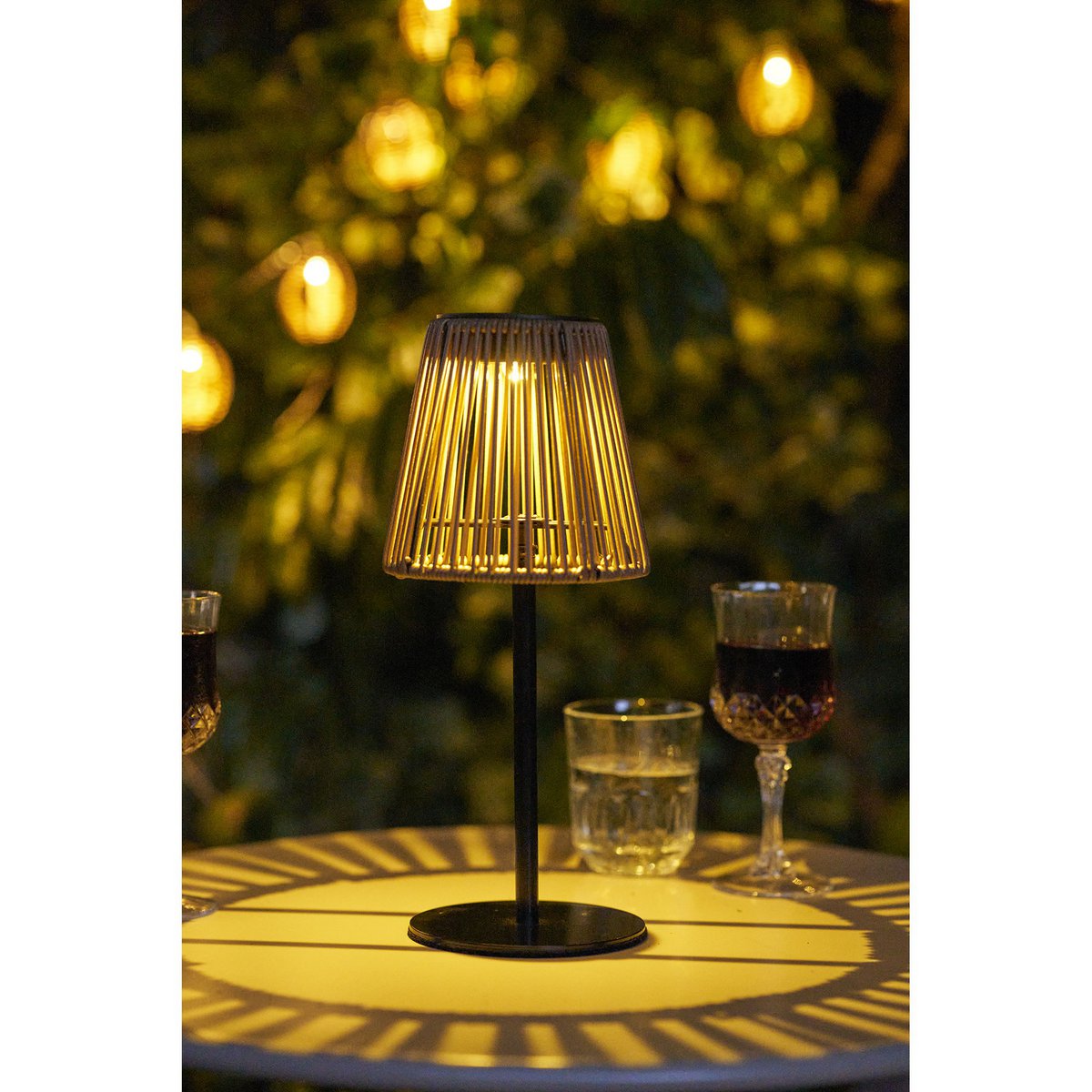 Salford Lampe, wiederaufladbar mit integriertem Solarpanel, braun/schwarz